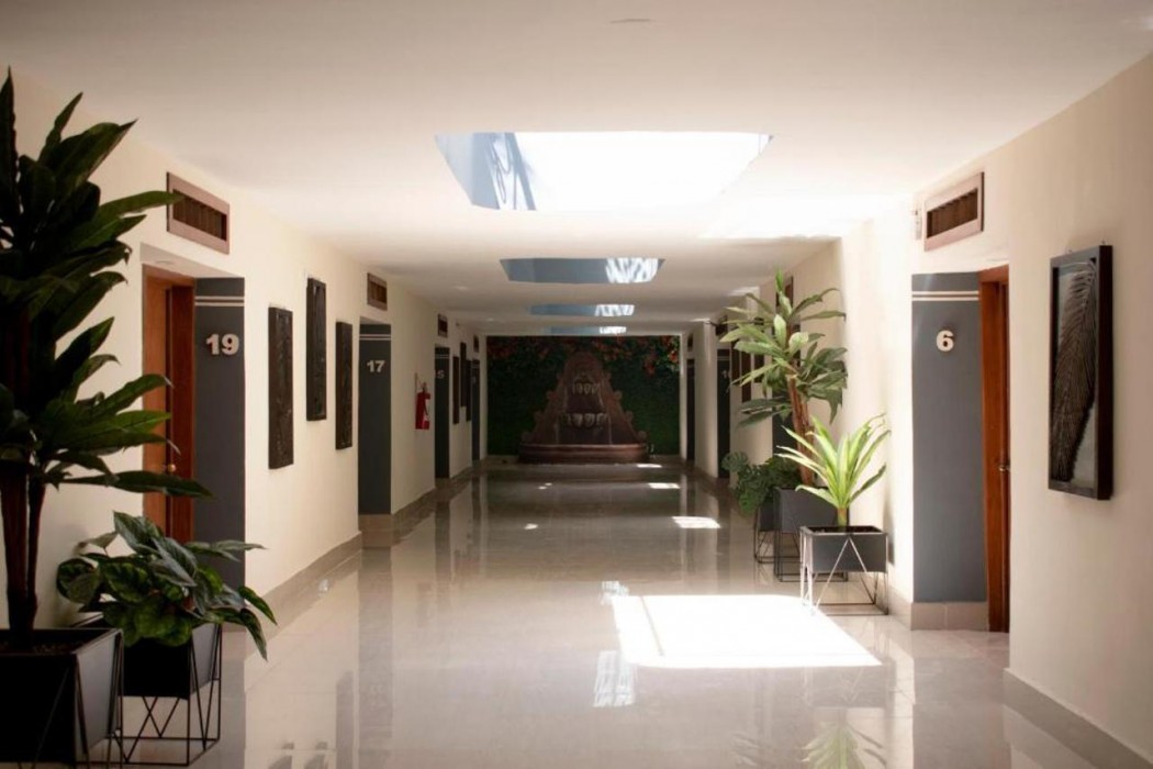 Capital O Hotel Casa Blanca
