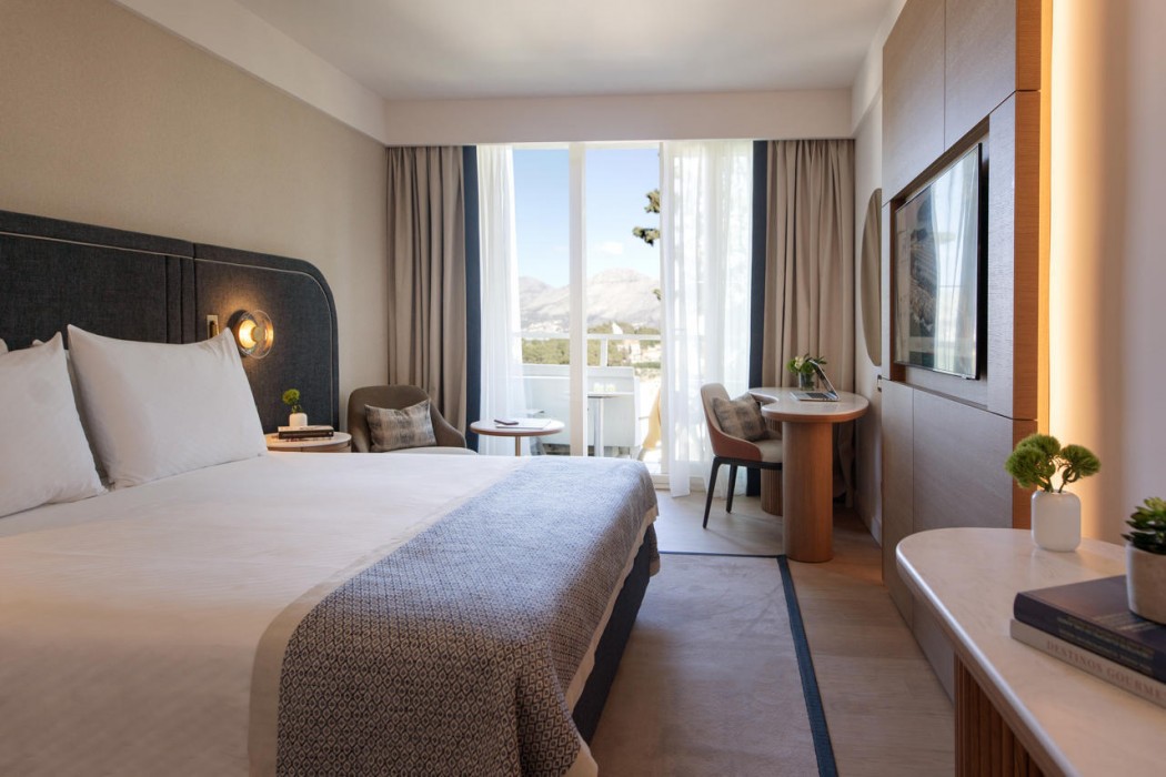 Croatia Hotel 27/80