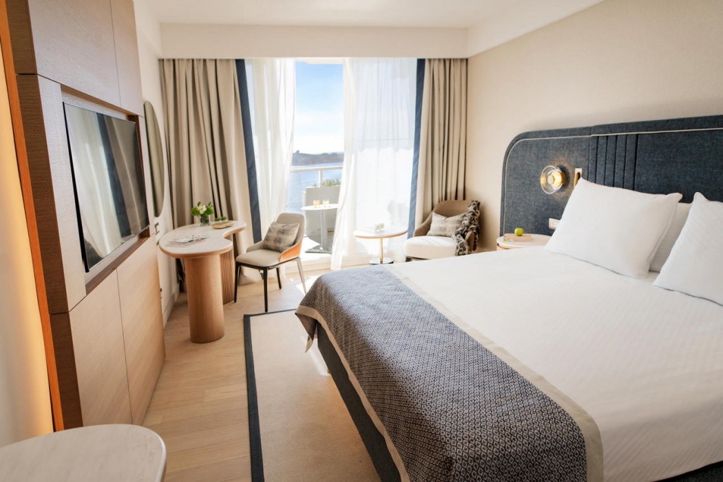 Croatia Hotel 9/80