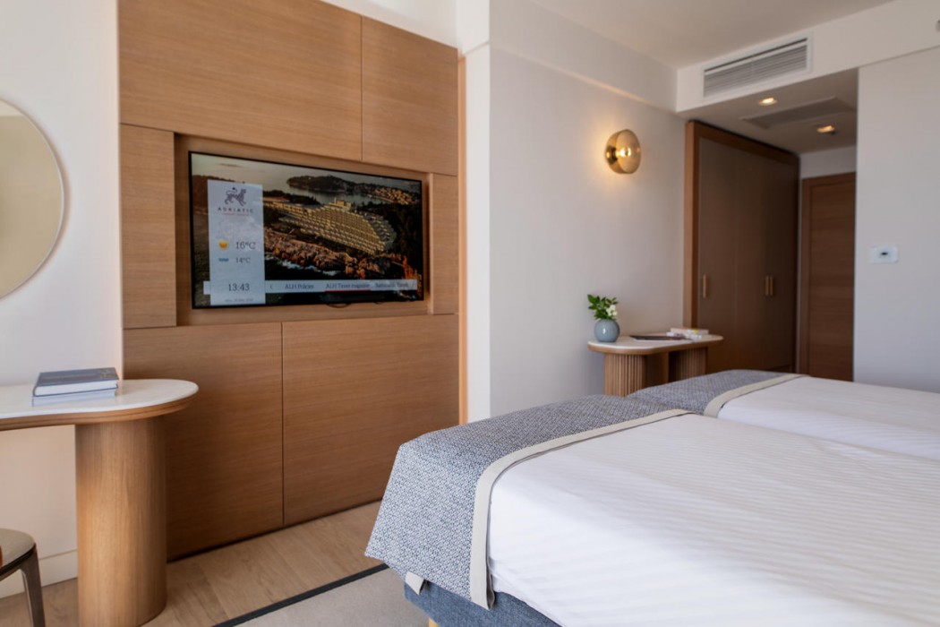 Croatia Hotel 30/80
