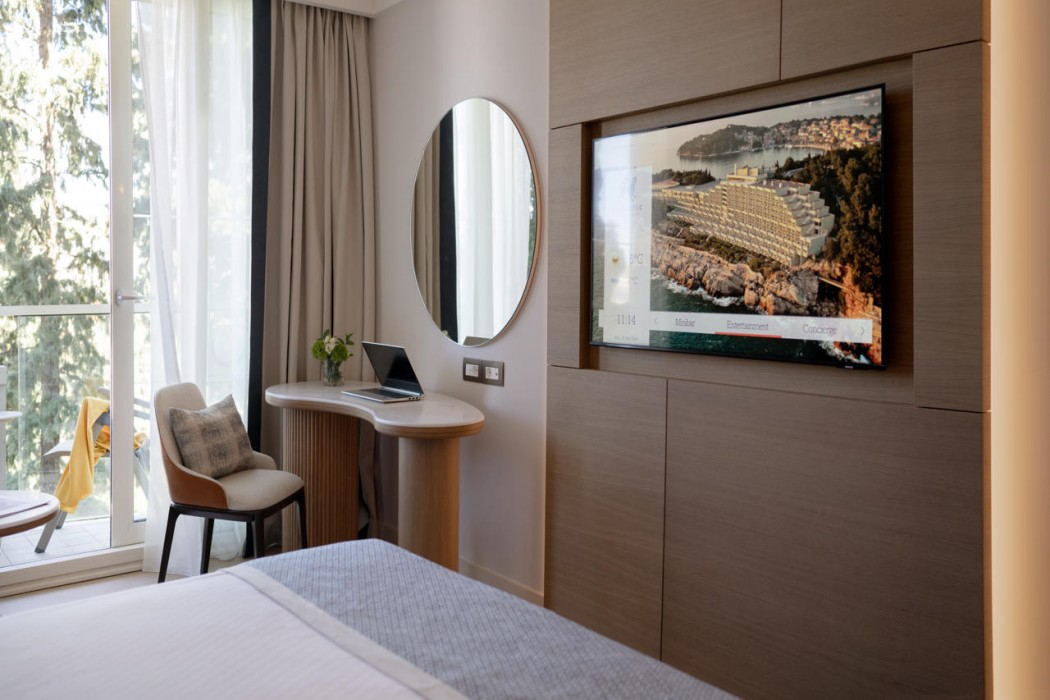 Croatia Hotel 33/80