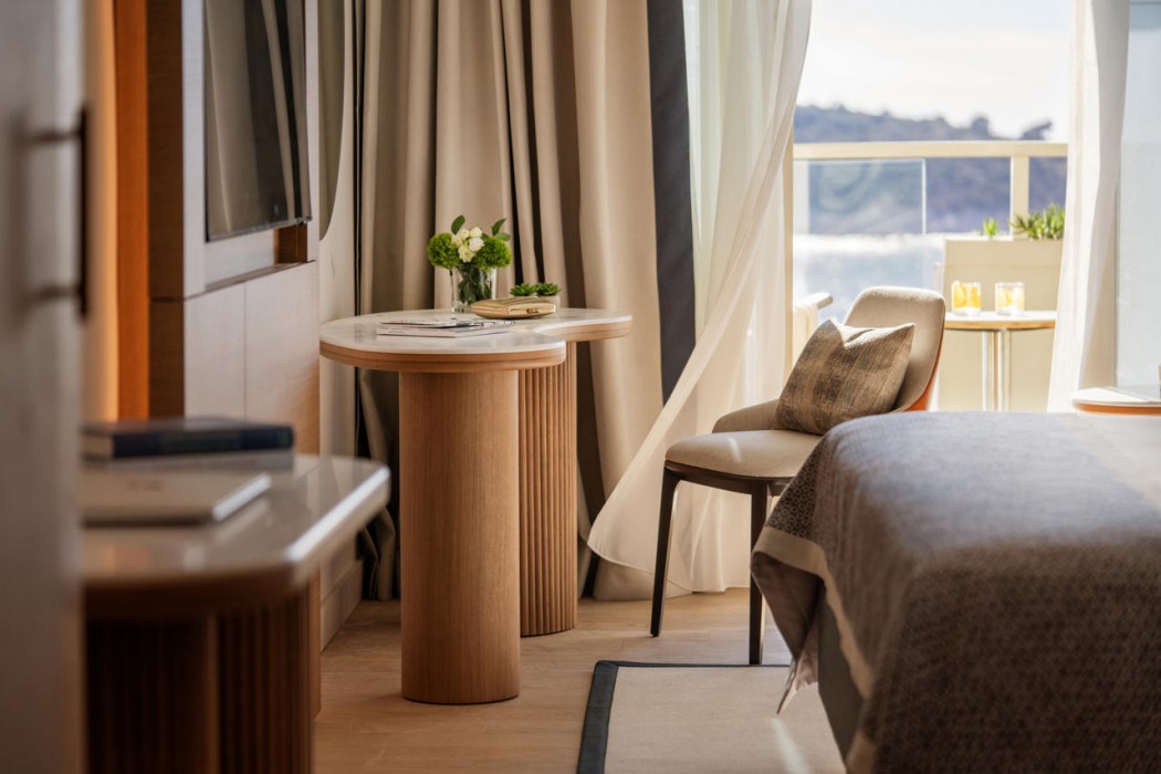 Croatia Hotel 11/80