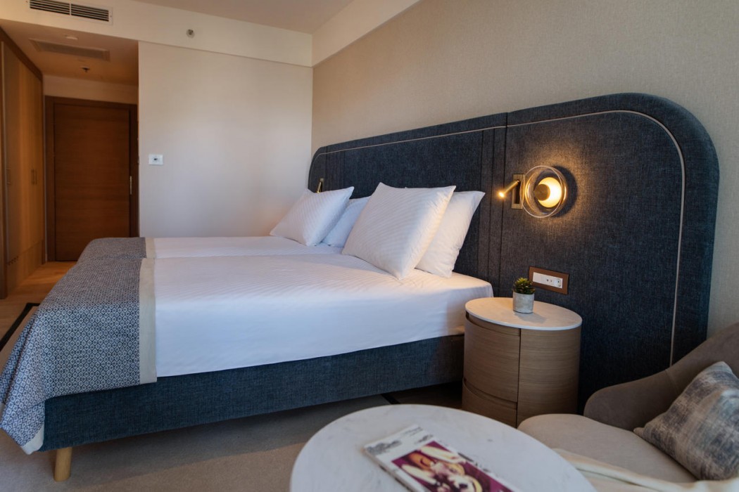 Croatia Hotel 15/80