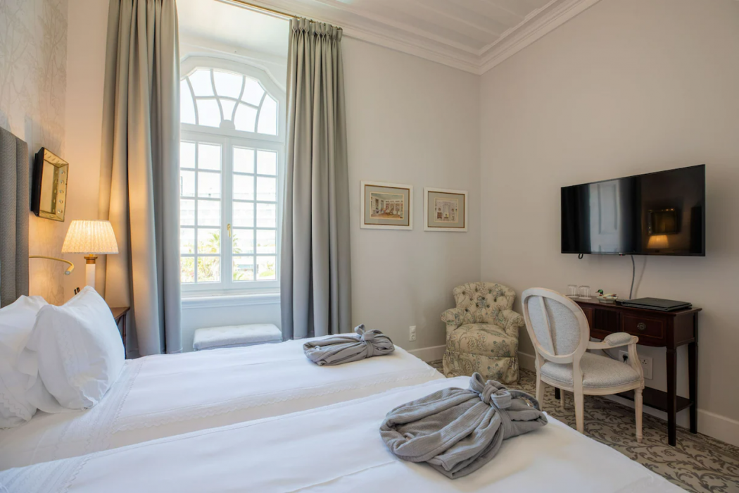 Estoril Vintage Hotel 9/64
