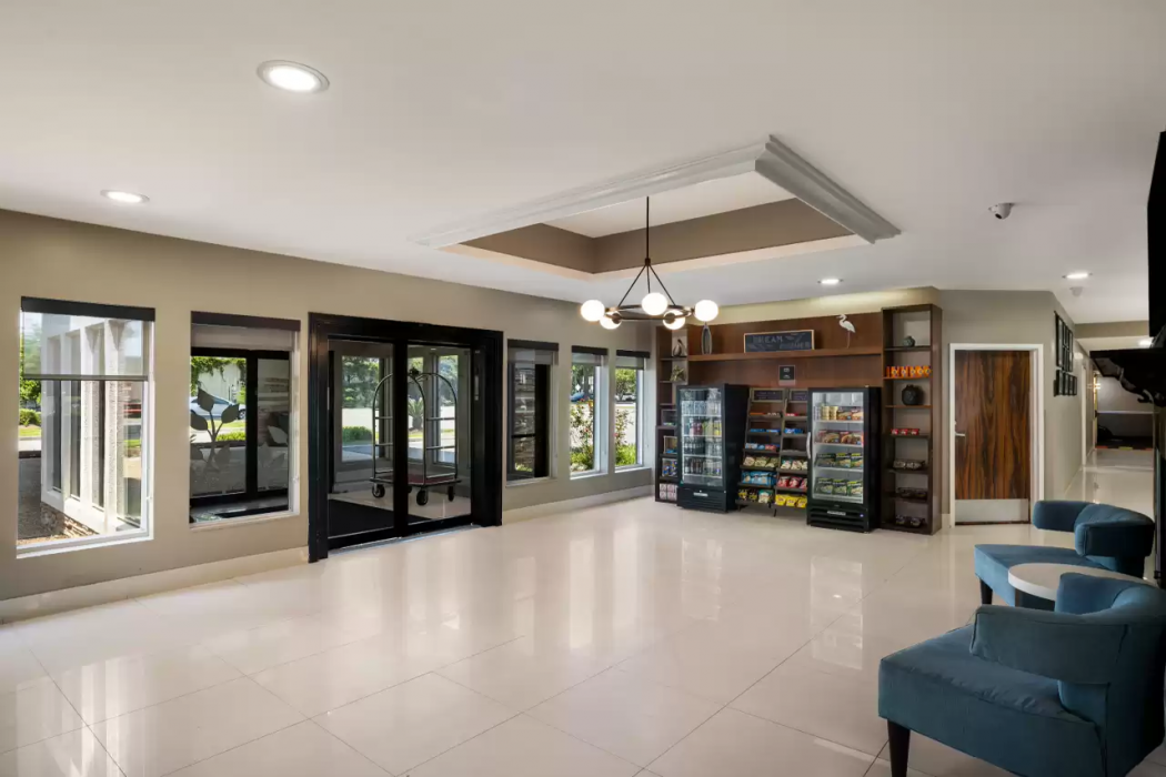 MainStay Suites Savannah Midtown 7/40
