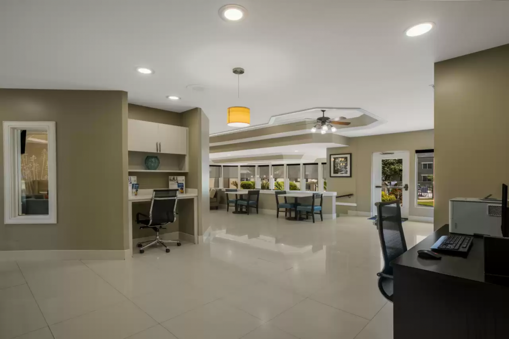 MainStay Suites Savannah Midtown 6/40