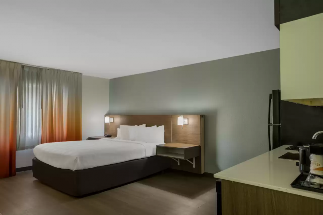 MainStay Suites Savannah Midtown 24/40