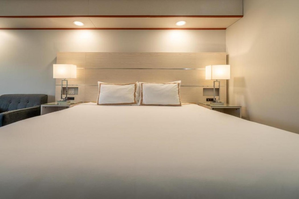 Quality Inn Sunshine Suites Terrace 10/23