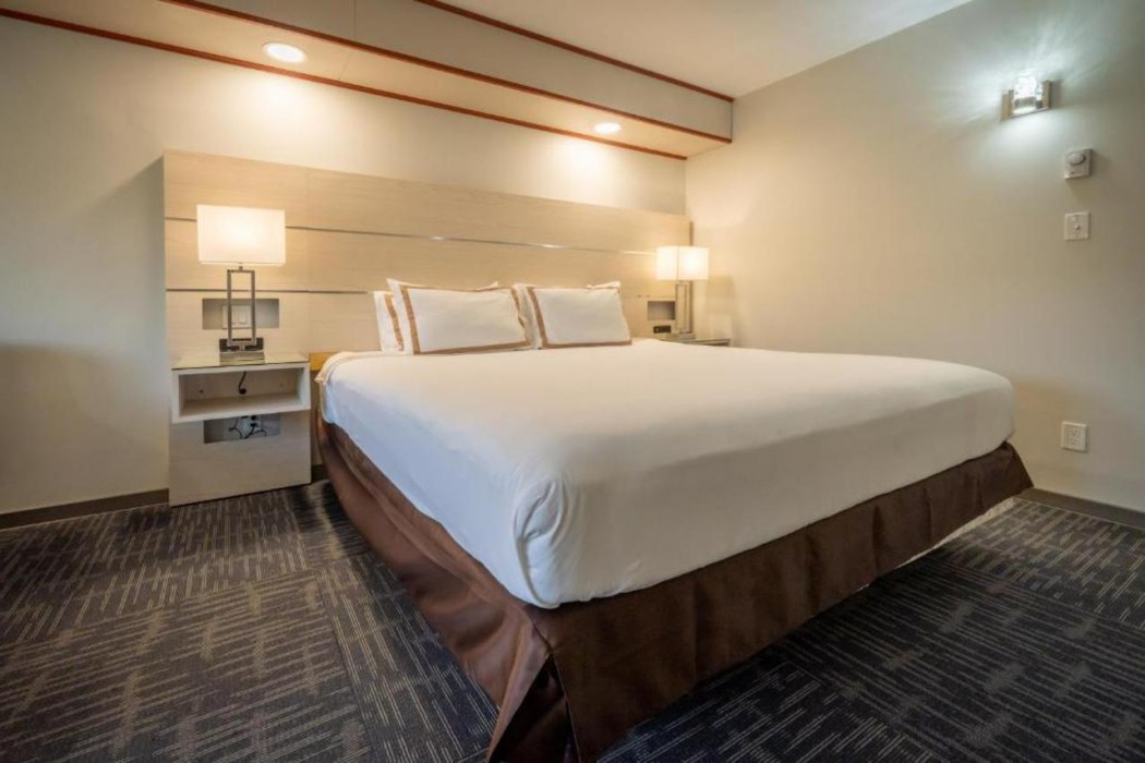 Quality Inn Sunshine Suites Terrace 13/23