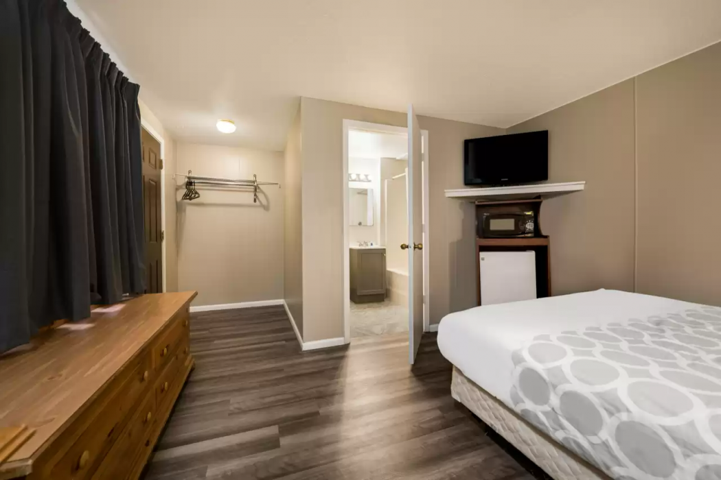 Rodeway Inn La Crosse 14/23