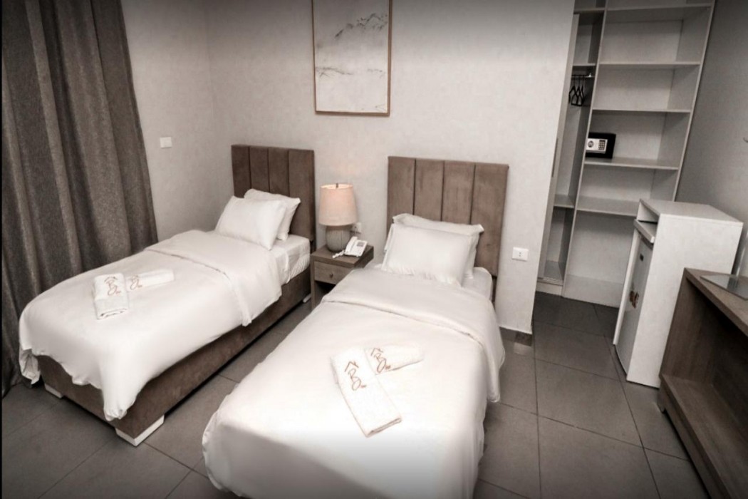 B-inn Hotel, Tyre 9/11