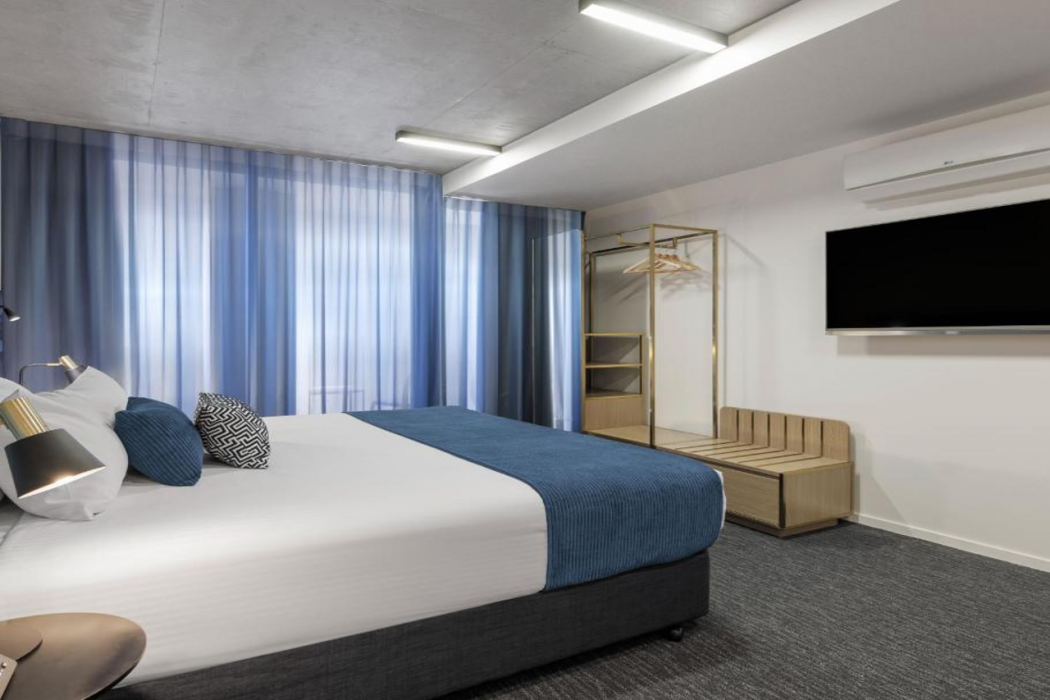 Oaks Melbourne St Kilda Road Hotel 8/64