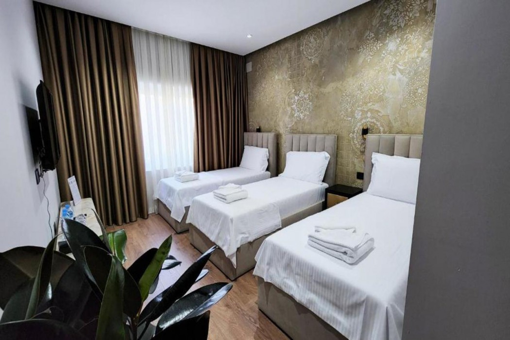 Imperator Hotel 20/62