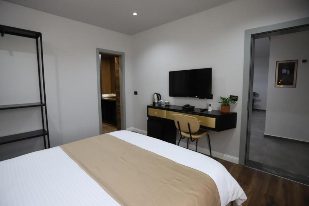 Imperator Hotel 19/62