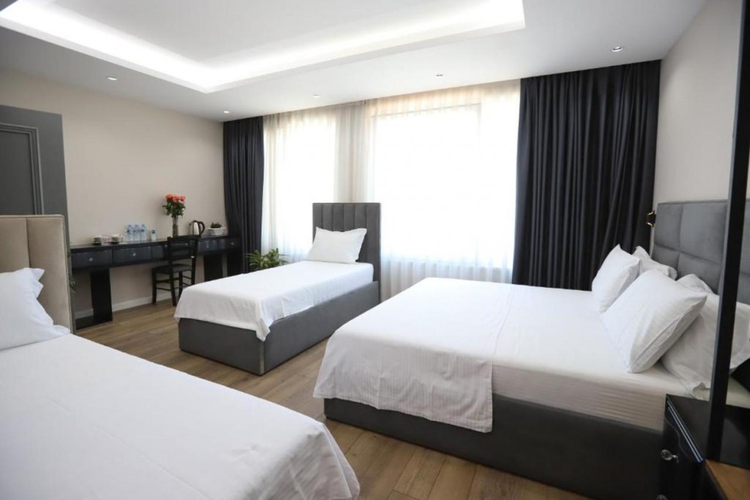 Imperator Hotel 17/62