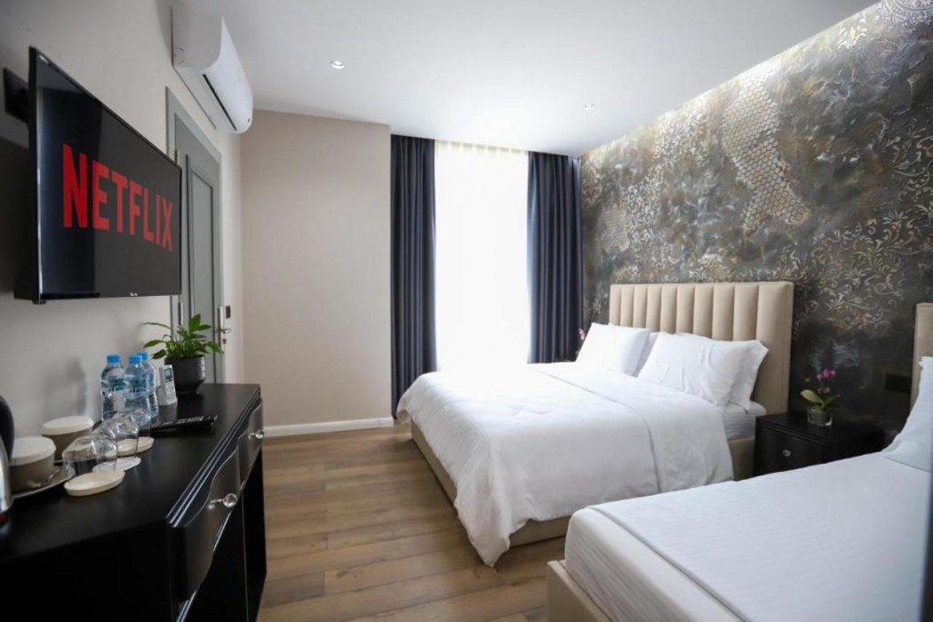Imperator Hotel 18/62