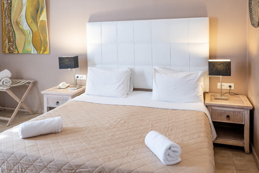 Smy Santorini Suites & Villas 10/76