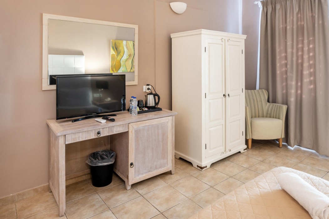 Smy Santorini Suites & Villas 12/76