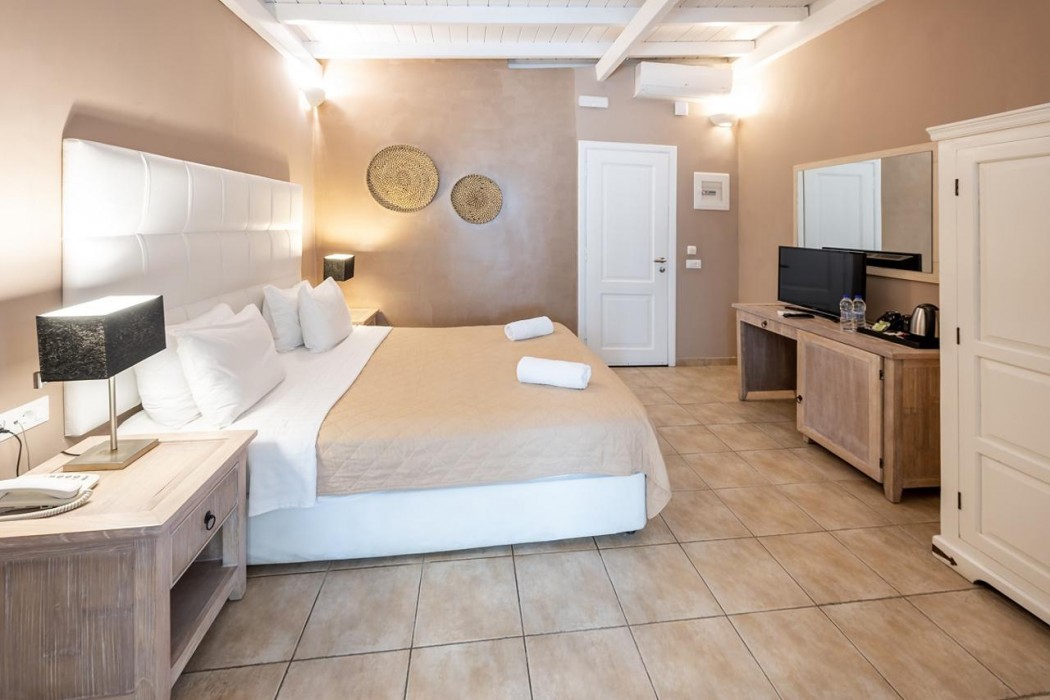 Smy Santorini Suites & Villas 11/76