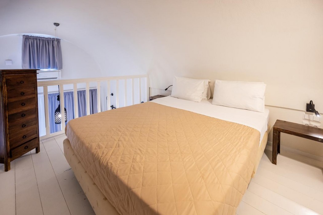 Smy Santorini Suites & Villas 7/76