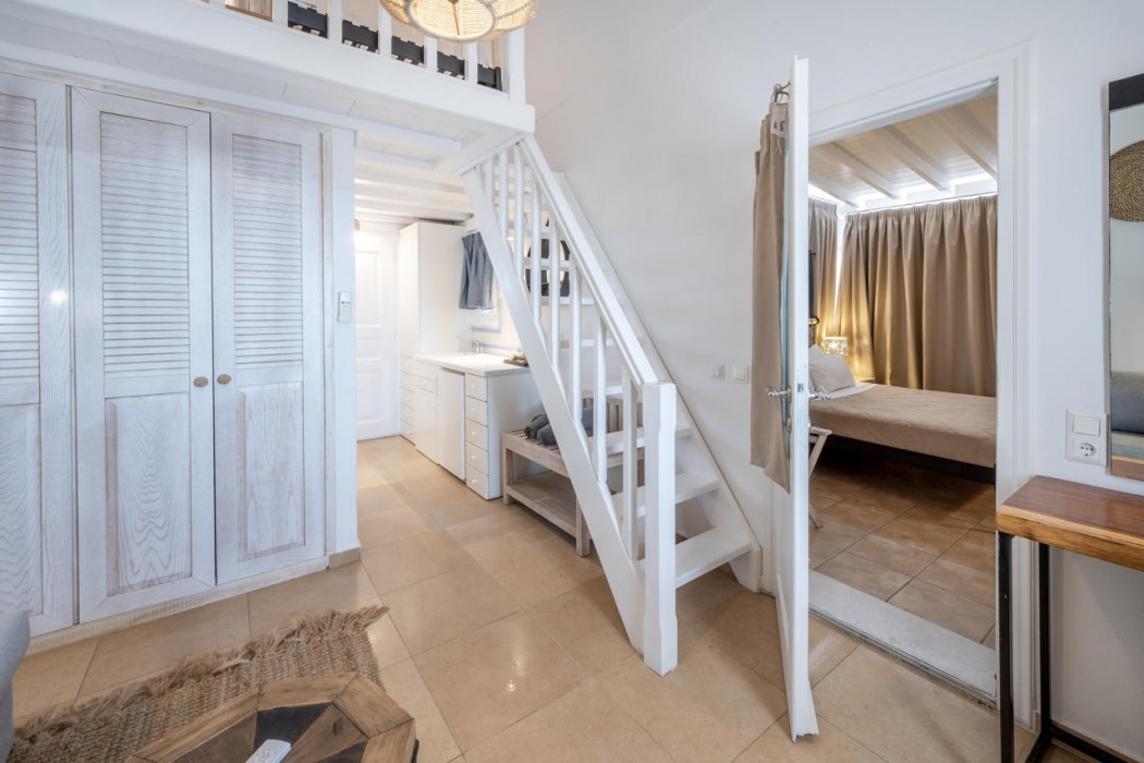 Smy Santorini Suites & Villas 27/76