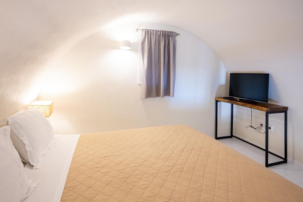Smy Santorini Suites & Villas 6/76