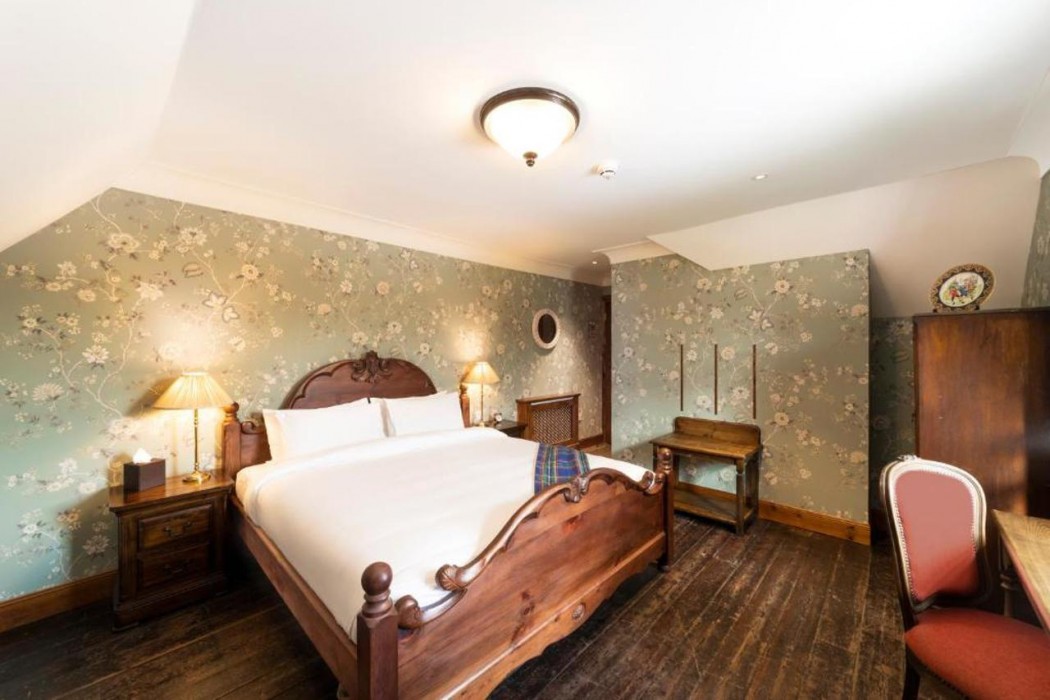Rokeby Manor 10/37