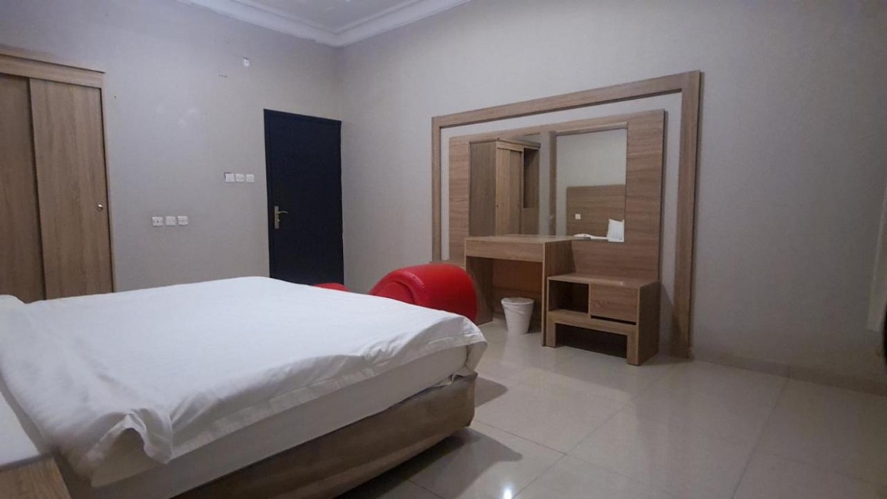 جولدن أبها المضياف(Abha Al-Mudiyaf Al-Thahabiya Serviced Apartments) 7/25