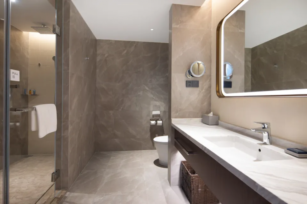 HOME2 SUITES BY HILTON XingWen YiBin 10/32