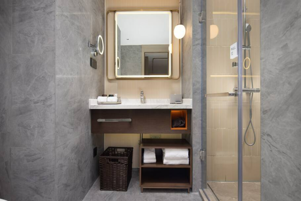 HOME2 SUITES BY HILTON Naning 8/43
