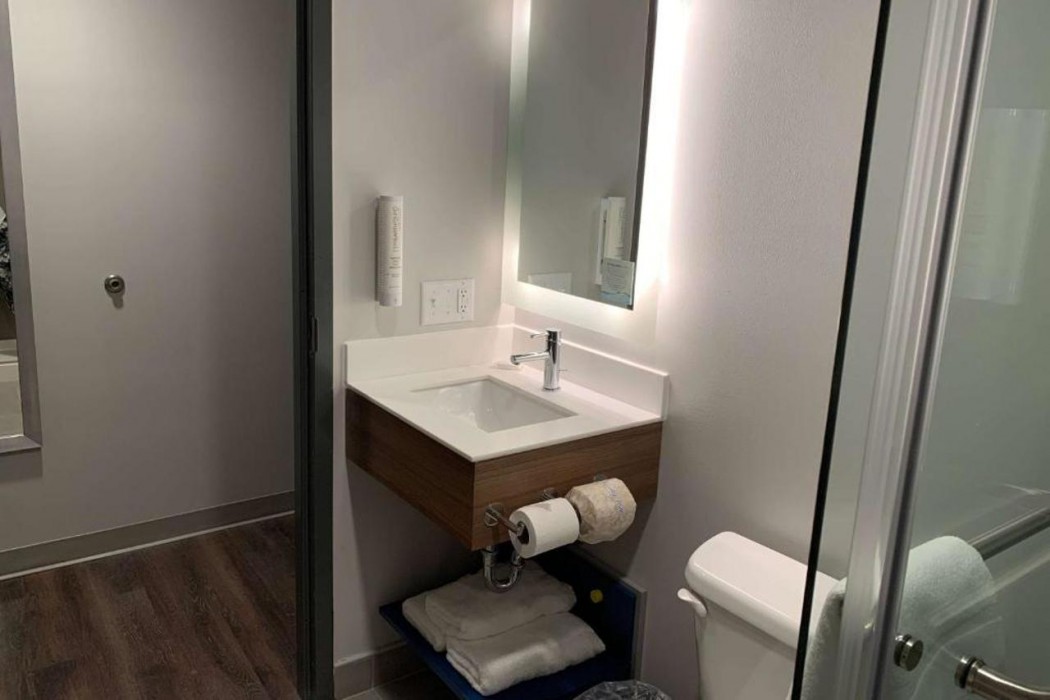 Microtel Inn and Suites by Wyndham Rehoboth Beach 33/62