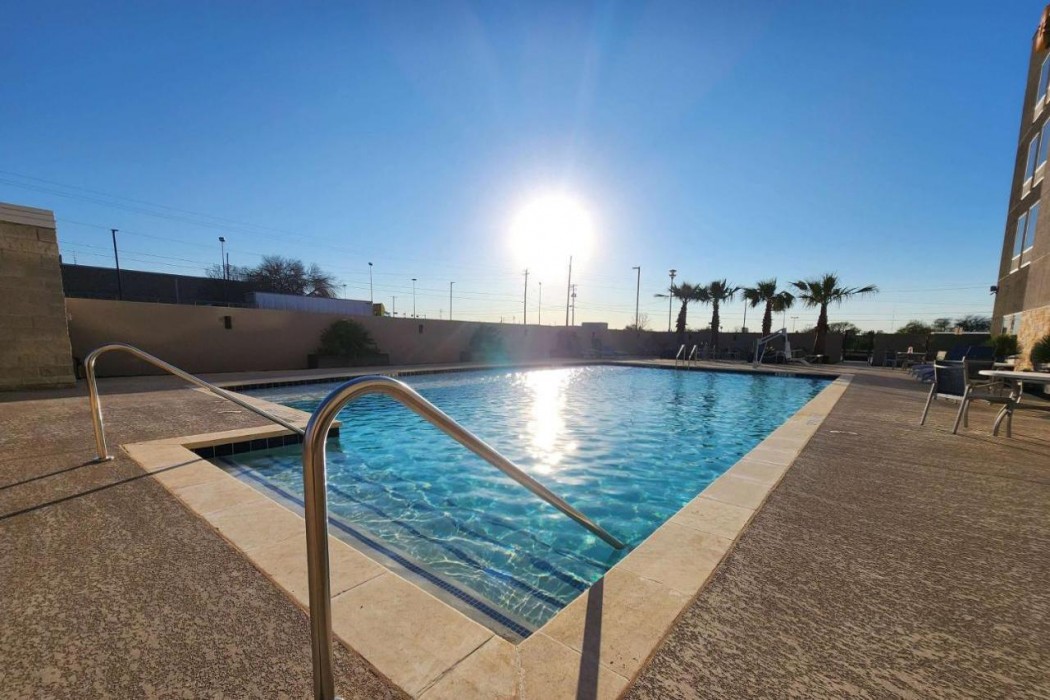 Hawthorn Extended Stay by Wyndham Del Rio 30/65
