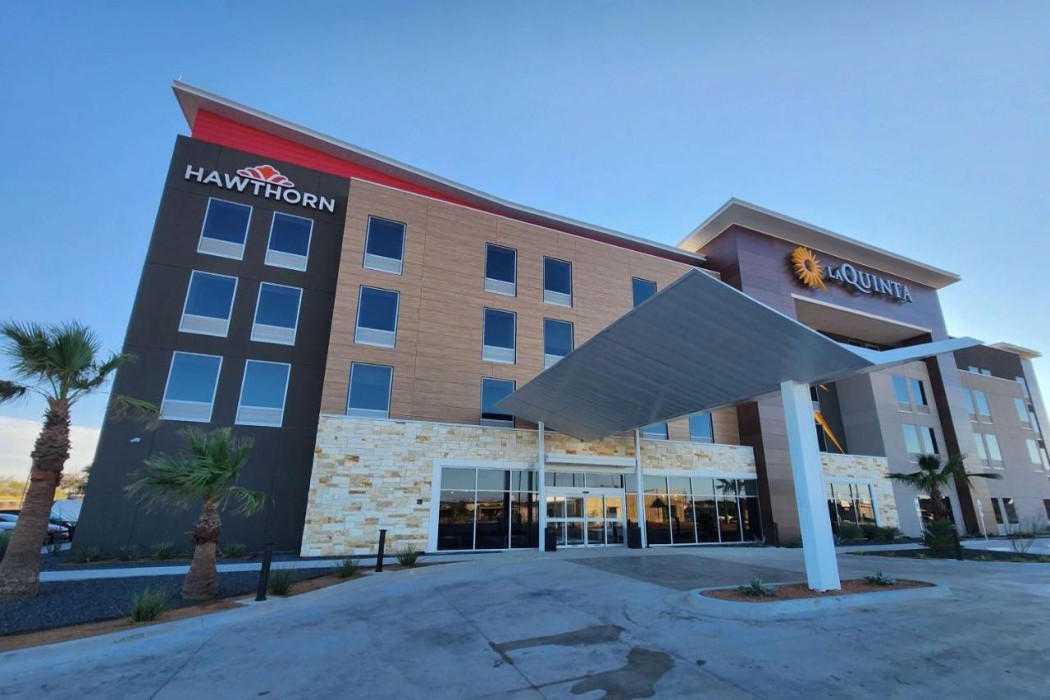 La Quinta Inn and Suites by Wyndham Del Rio 2/65