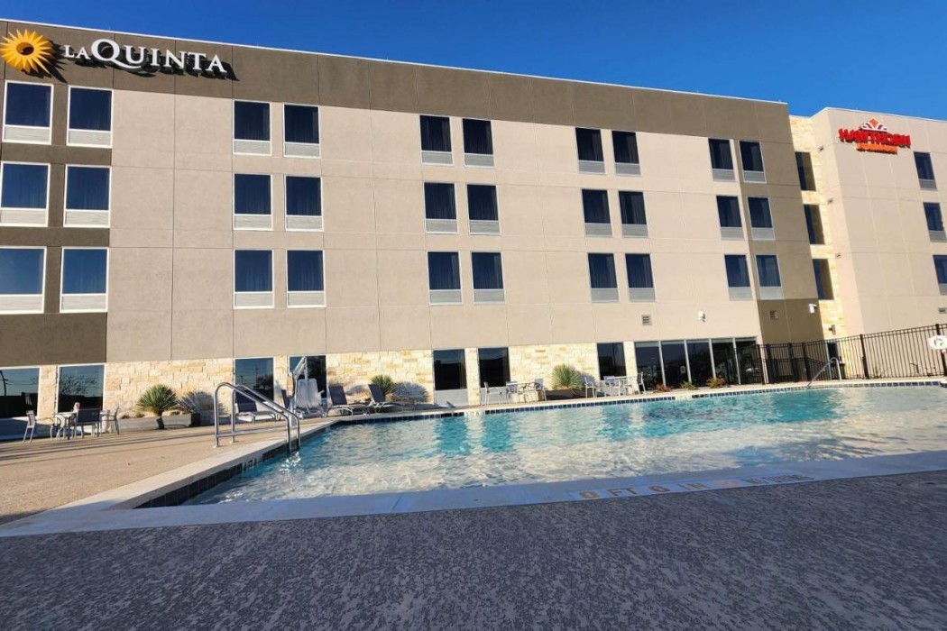 La Quinta Inn and Suites by Wyndham Del Rio 31/65