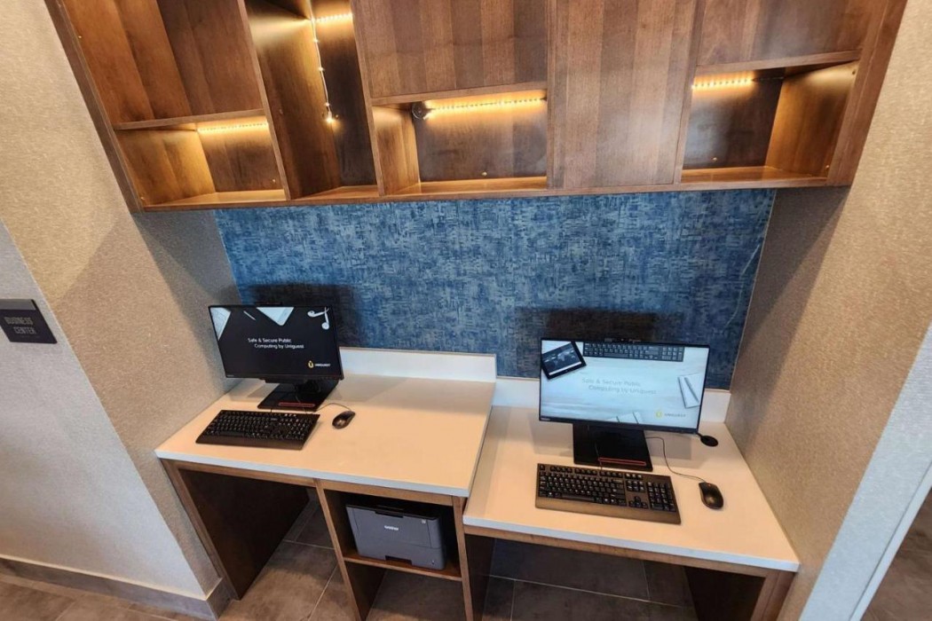La Quinta Inn and Suites by Wyndham Del Rio 28/65