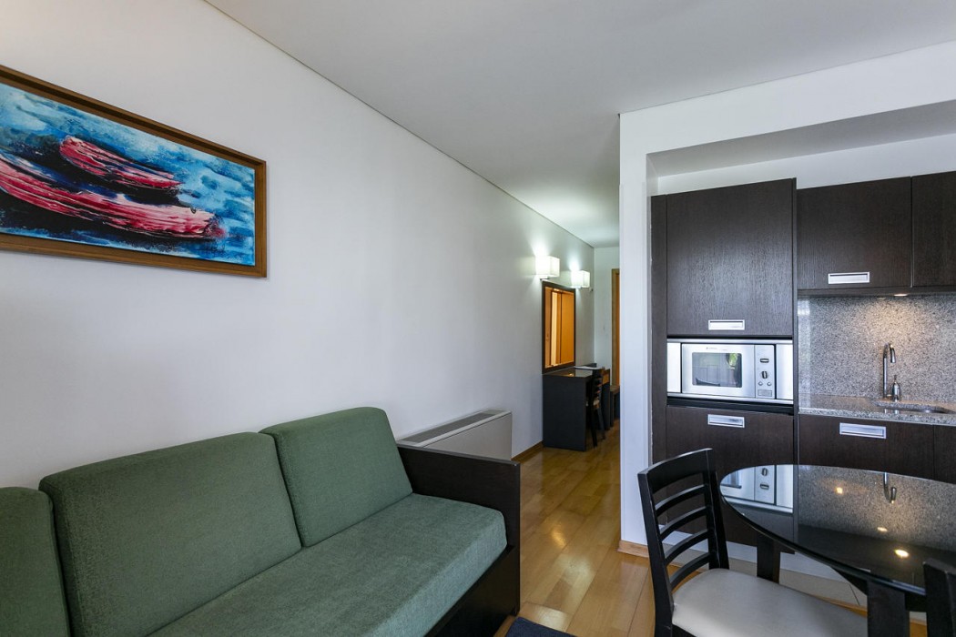 Antillia Hotel 40/127