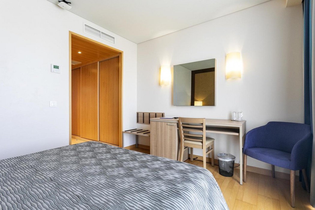 Antillia Hotel 33/127