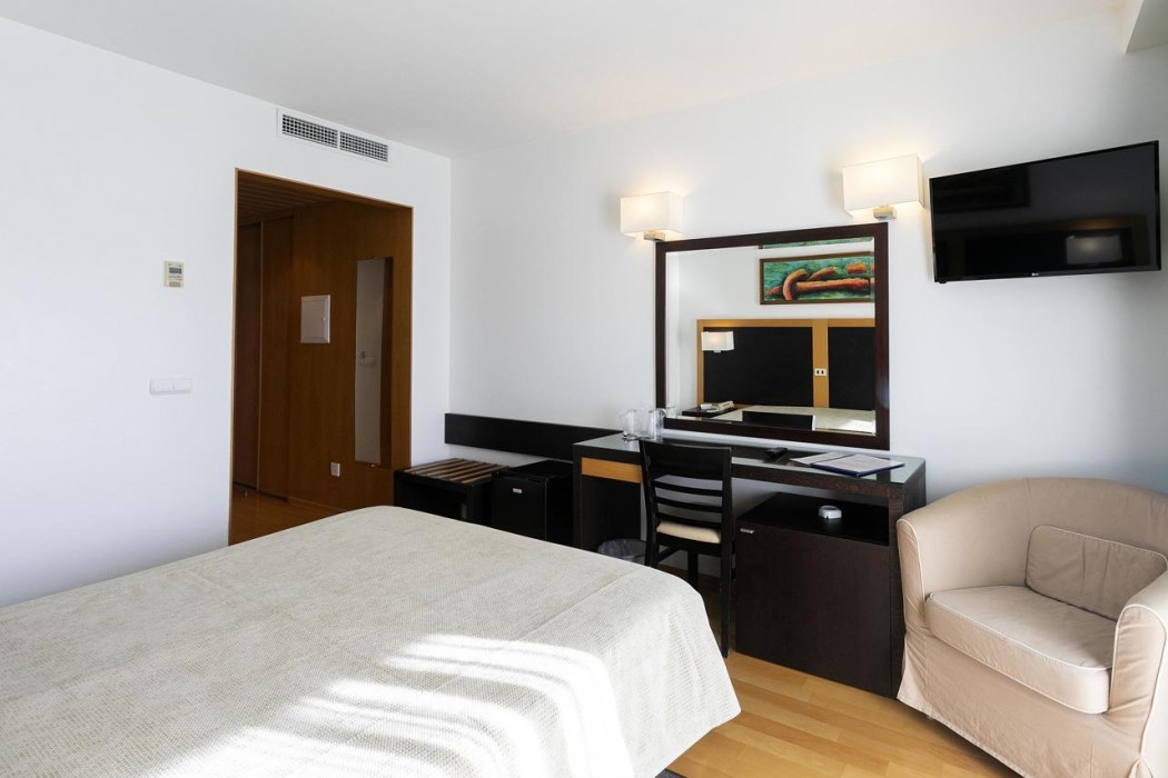 Antillia Hotel 27/127