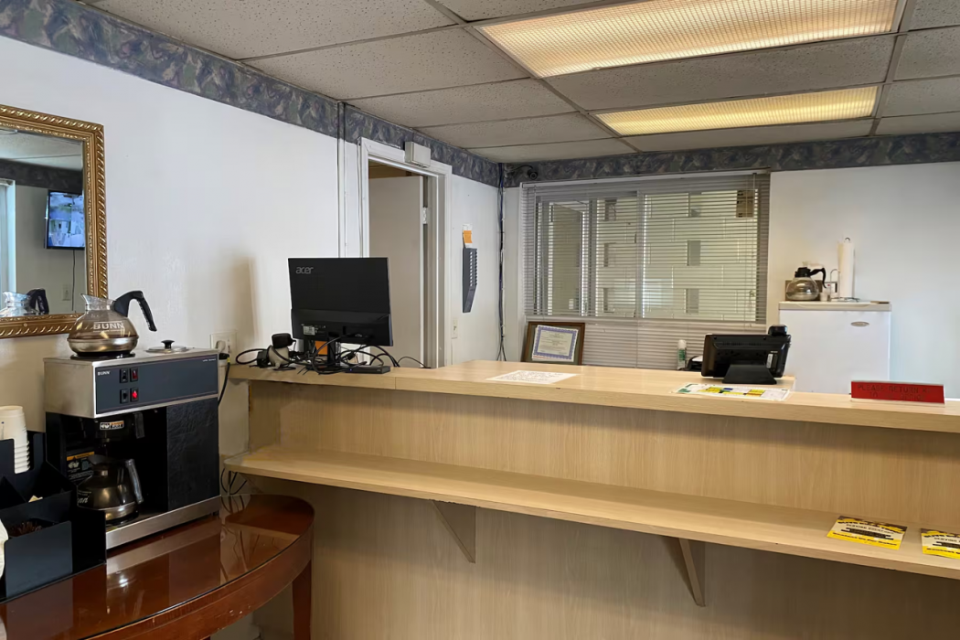 Super 8 by Wyndham Rockford South 5/32