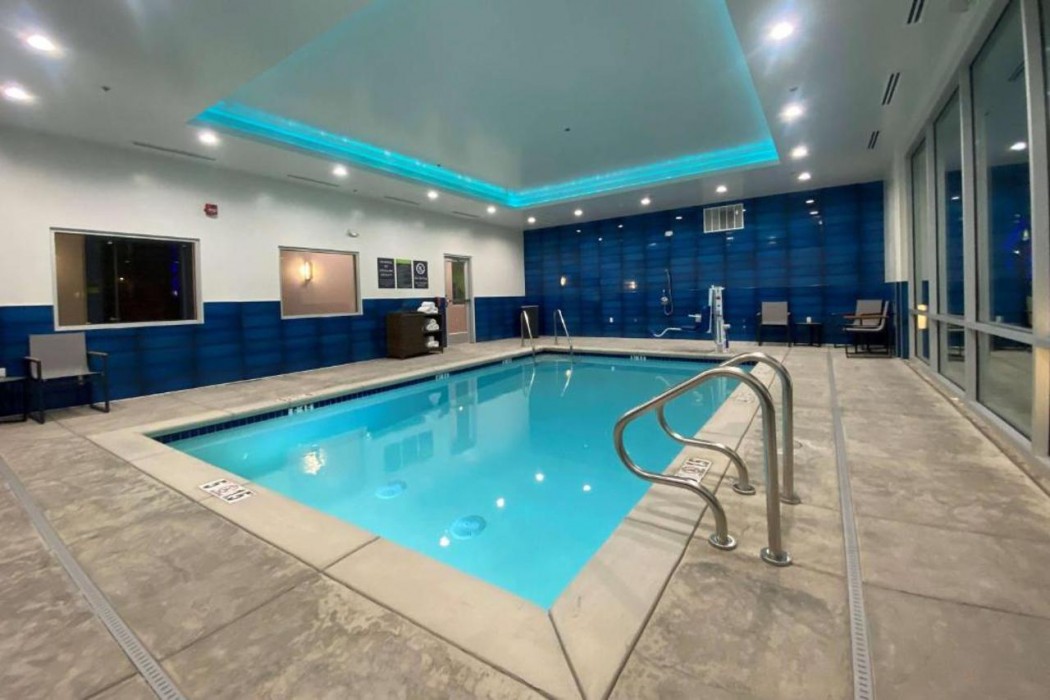 La Quinta Inn & Suites By Wyndham Galt Lodi North 30/56