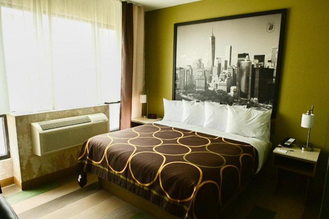 Super 8 by Wyndham Bronx Near Botanical Garden 8/29
