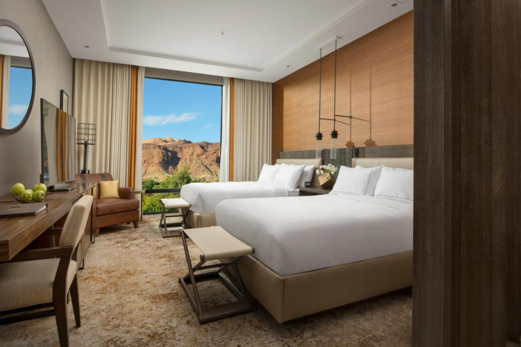 Casitas at the Hoodoo Moab, Curio Collection by Hilton 6/32