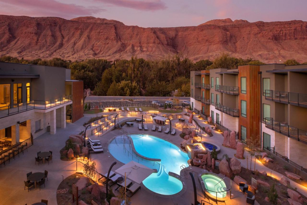 Casitas at the Hoodoo Moab, Curio Collection by Hilton 2/32
