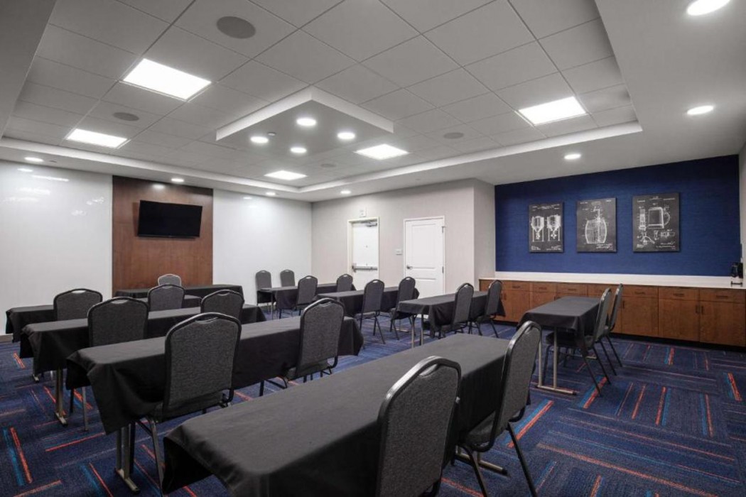 Hampton Inn by Hilton Green Bay Stadium 12/26