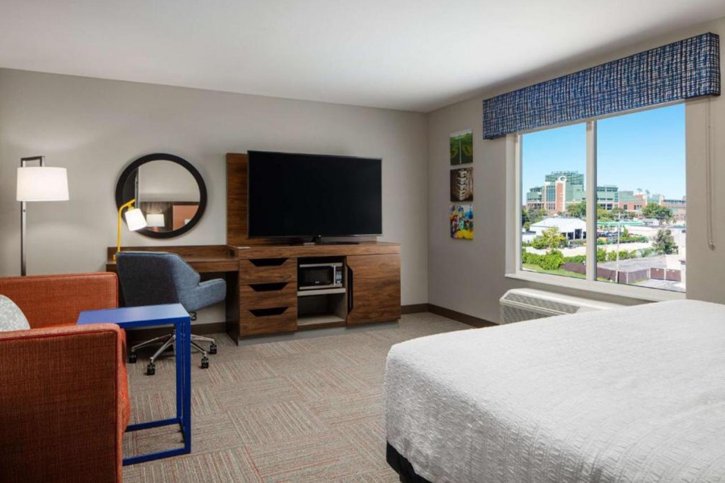 Hampton Inn by Hilton Green Bay Stadium 8/26