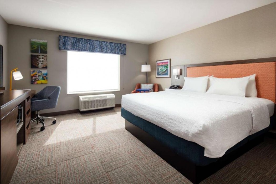 Hampton Inn by Hilton Green Bay Stadium 9/26