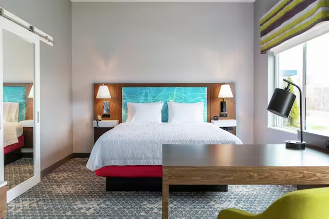 Hampton Inn & Suites Manistee Waterfront 5/23