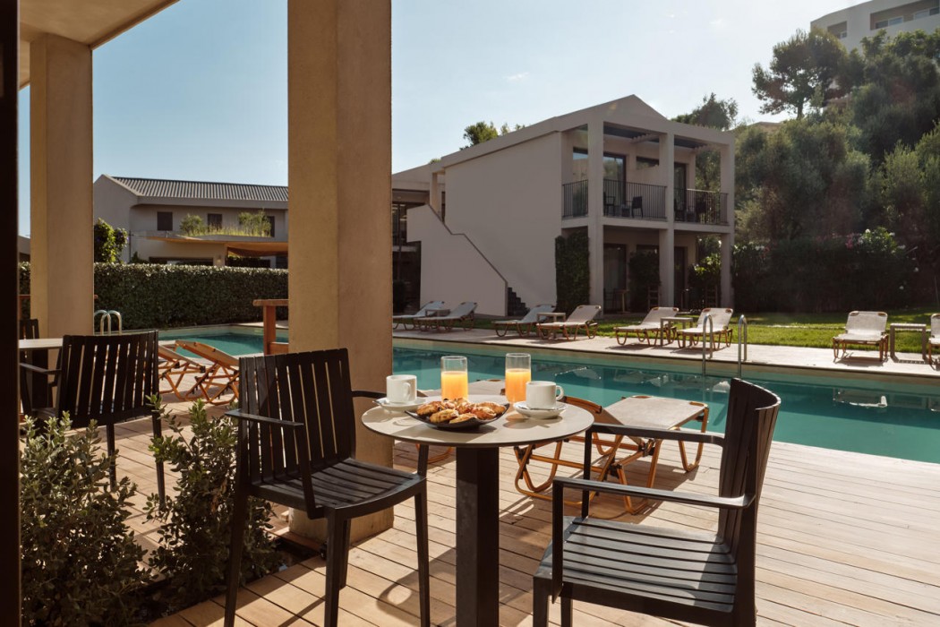 New Beach Hotel 16/43