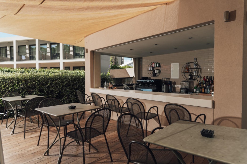 New Beach Hotel 27/43