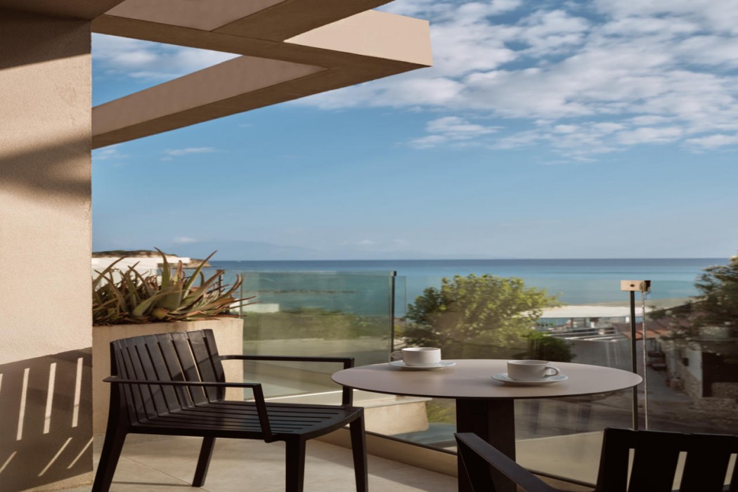 New Beach Hotel 35/43
